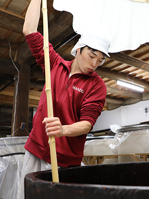 The 7th generation master brewer, Yuki Ota